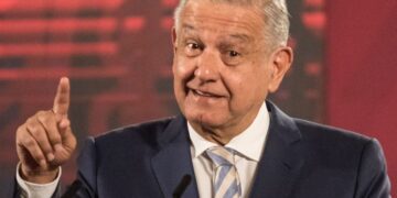 AMLO arremete contra medios de comunicación tras polémica por cartón de Joaquín López-Dóriga