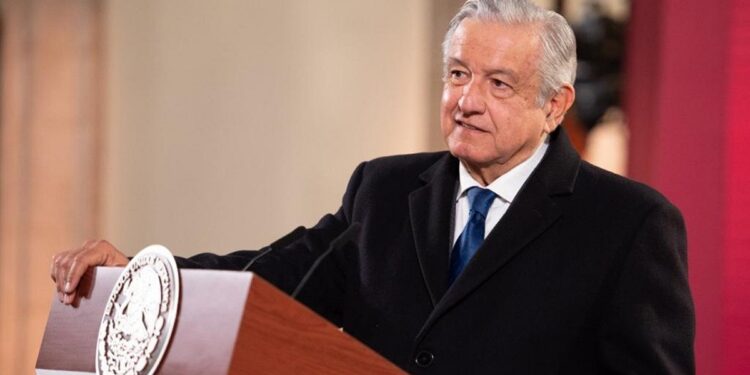 AMLo asegura que sus opositores no aguantan nada y les molesta hasta que él hable