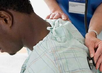 Una doctora denunció el trato hospitalario a paciente afroamericanos con Covid-19 en EU