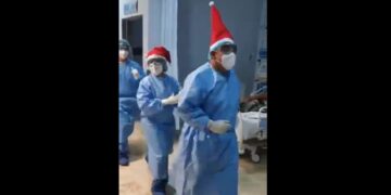 Médicos bailaron y alegraron la Navidad a sus pacientes en Guanajuato