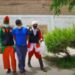 Policías se disfrazan de Santa Claus para un operativo antidrogas