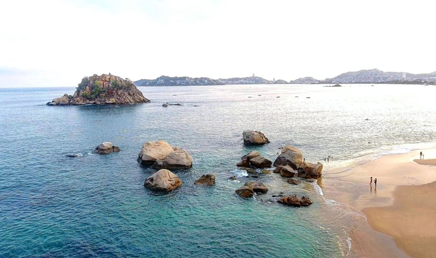 Hombre muere ahogado en Acapulco tras rescatar a su esposa e hijo de ...