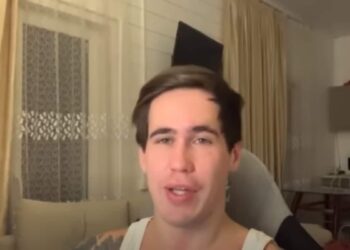 El youtuber ruso es acusado de provocar la muerte de su novia durante una transmisión en vivo
