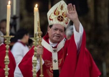 Analista afirma que el cardenal Norberto Rivera no tiene para costear tratamiento contra Covid-19