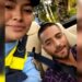 Maluma es detenido por una policía de tránsito que le pidió un "besito"