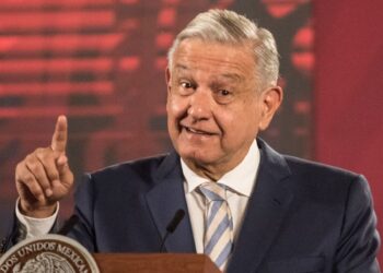 AMLO dice que periodistas e intelectuales son responsables de falta de especialistas ante Covid-19