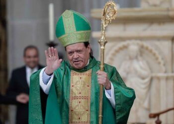 Rivera Carrera ingresó por Covid-19 a un hospital privado, donde permanece en terapia intensiva