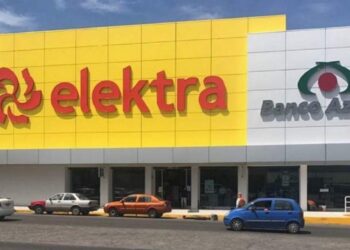 Ricardo Salinas Pliego dijo en redes sociales que él está al día con el SAT, pero si empresas del grupo deben, pagarán