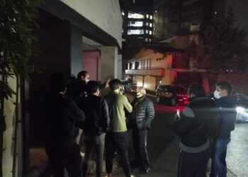 "A ver... es propiedad privada puedo hacer lo que quiera en mi casa", respondió un joven tras solicitar detener su fiesta Covid