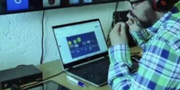 Se viraliza la historia del “maestro sonidero", un docente que pasa lista a ritmo de cumbias