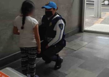 Niña sale en busca de su papá y es hallada en la CDMX